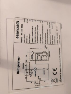 Réfrigérateur table top de marque Essentiel, capacité 130 litres. 85 x 55 x 55 cm. (usure)
unités : 3 
 -1 sam