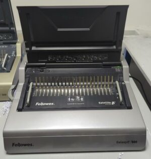 Relieuse de marque Fellowes modèle Galaxy e500. 2 unités. Vendu à l'unité avec faculté de réunion. Localisation : 6 rue Duret - 75116 Paris : -2 repro