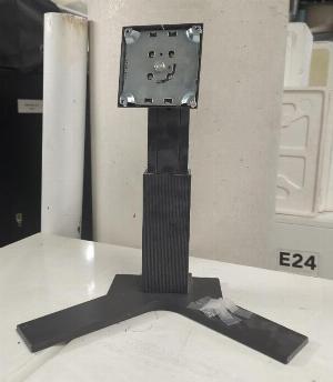 Ecran 27 pouces de marque Benq modèle PD2700U. Vendu avec pied, divers modèles (pieds démontés, lot 109 au sous-sol). 12 unités. Vendu à l’unité avec faculté de réunion.  Localisation : 10 rue Petit – 75019 Paris