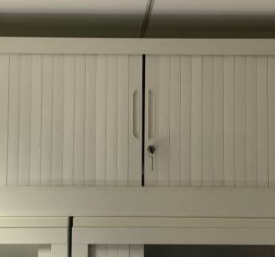 Armoire basse métallique à rideau, coulissant.
50 x 120 x 43 cm
2 unités, vendu avec faculté de réunion
Localisation : 6 rue Duret – 75116 Paris.
( repro. -2)