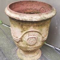 Ensemble de 2 pots en terre cuite. Hauteur 70 cm, diamètre 40 cm – Image 3