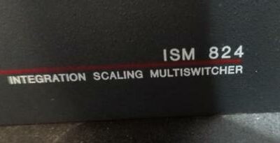 Multiswitcher de marque Extron modèle ISM824. Localisation : 10 rue du Ballon – 93160 Noisy-le-Grand