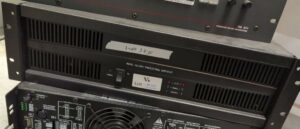 Amplificateur de marque QSC modèle ISA300Ti. Localisation : 10 rue du Ballon - 93160 Noisy-le-Grand