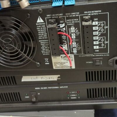 Amplificateur de marque QSC modèle ISA300Ti. Localisation : 10 rue du Ballon – 93160 Noisy-le-Grand
