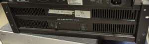 Amplificateur de marque QSC modèle ISA300Ti. Localisation : 10 rue du Ballon - 93160 Noisy-le-Grand