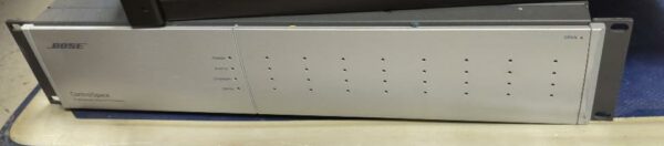 Processeur audio numérique de marque Bose modèle ControlSpace ESP-88C. Localisation : 10 rue du Ballon - 93160 Noisy-le-Grand