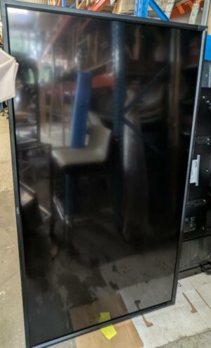 Moniteur 70 pouces de marque Nec modèle E705. 3 unités. Vendu à l'unité avec faculté de réunion. Localisation : 10 rue du Ballon - 93160 Noisy-le-Grand