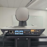 Moniteur de marque Samsung modele DB48E ,48 pouces,  vndu avec son pied sur roulettes et une caméra video n de marque Huawei modèle. – Image 5