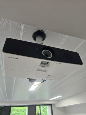 Video projecteur de marque canon modèle LX-MU500.