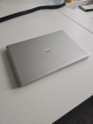 Ordinateur portable de marque HP modèle folio 94 70 M processeur Intel insight corps i7 pro