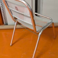 4 chaises empilables intérieur ou extérieur en aluminium. 76 x 44 x 61 cm. Localisation : 5 avenue Kleber - 75116 Paris – Image 3