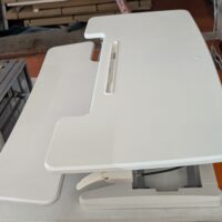 Support d'ordinateur pour position assis debout réglable en hauteur. 20 à 50 cm x 88 x 61 cm. Divers modèles. 6 unités. Vendu à l'unité avec faculté de réunion. Localisation : 5 avenue Kleber - 75116 Paris – Image 3