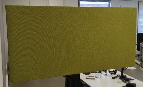 Panneau acoustique suspendu recouvert de tissu chiné, divers coloris. Dimension panneau : 60 x 120 x 5 cm. 10 unités. Vendu à l'unité avec faculté de réunion. (1er bat A : 5 / RDC bat A : 5)