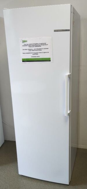 Réfrigérateur de marque Bosch modèle KSV33VWEP. Capacité 324 litres. 175 x 60 x 65 cm. (SS bat A)