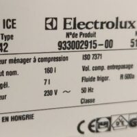 Réfrigérateur table top de marque Arthur Martin Electrolux modèle Art1442. Capacité 148 litres. 85 x 55 x 60 cm. (SS bat A infirmerie) – Image 3