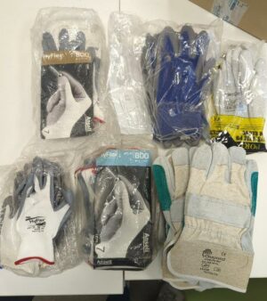 Lot de gants mécaniques divers modèle dont : Marigold, Ansell, Guvard, environ 20 paires. (RDC bat A salle Etaples)