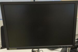Ecran 20 pouces de marque Lenovo modèle T2054pc. 4 unités. Vendu à l'unité avec faculté de réunion. (bat A)