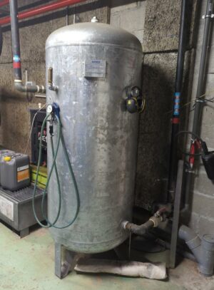 Cuve à air comprimé de marque Cordivari, 900 litres. (SS Bat A)