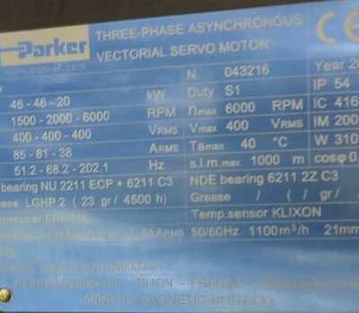 Moteur électrique Parker (voir détails sur photos). 4 unités. Vendu à l’unité avec faculté de réunion. (bat B)
