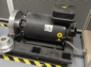 Moteur électrique Oswald (voir détails sur photos). (bat B)