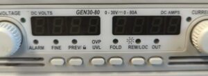 Alimentation stabilisée rackable de marque TDK modèle 30-80. 3 unités. Vendu à l'unité avec faculté de réunion. (bat B)