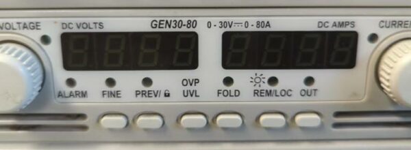 Alimentation stabilisée rackable de marque TDK modèle 30-80. 3 unités. Vendu à l'unité avec faculté de réunion. (bat B)