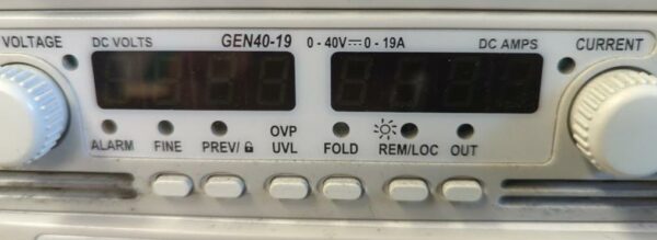 Alimentation stabilisée rackable de marque TDK modèle 40-19. (bat B)