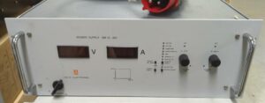 Alimentation stabilisée rackable de marque Delta modèle SM15-400. (bat B)