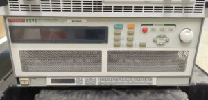 Alimentation stabilisée rackable de marque Prodigit modèle 3370. (bat B)