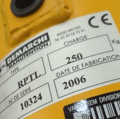 Potence de marque Demarchi, charge 250 kg. (cellule 12 Bat B)