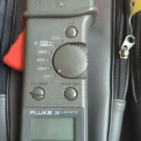 3 pinces de courant dont 600v 1000A (x2) et 1000v 1400 A (x1). (Bat B) – Image 3