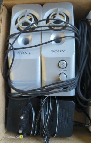 Paire d'enceintes portables de marque Sony modèle SRS-Z30. (bat B)
