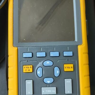 Oscilloscope de marque Fluke modèle 123 Scopemeter. (bat B)