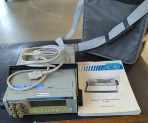 Etalonneur numérique de précision de marque AOP modèle PJ 6301. (bat B)