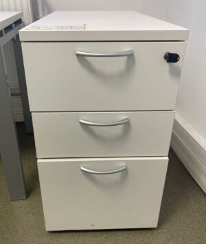 Caisson haut 3 tiroirs, blanc, sans roulettes. 72 x 42 x 80 cm.
235 unités