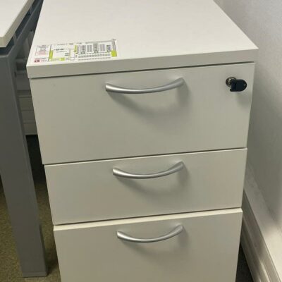 Caisson haut 3 tiroirs, blanc, sans roulettes. 72 x 42 x 80 cm.
235 unités